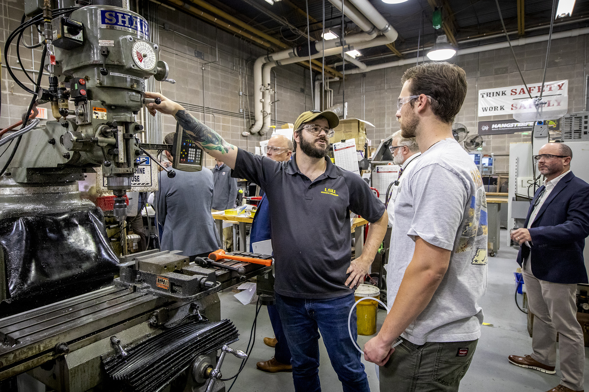 BRAC visitors look at equipment at the LSU College of Engineering